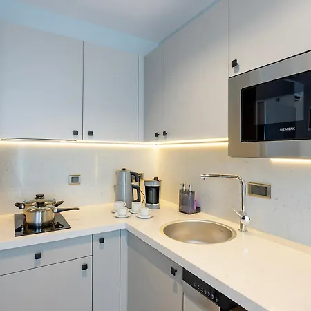 Mel House Lara Apartment