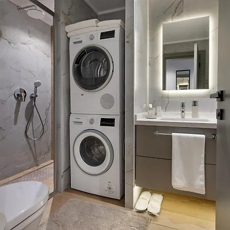 Mel House Lara Antália